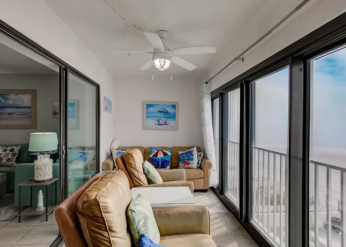 Gulf Tower 3c By Collection